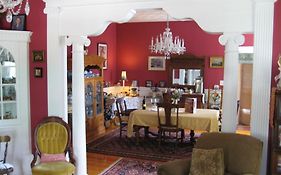 Historic Hill Inn